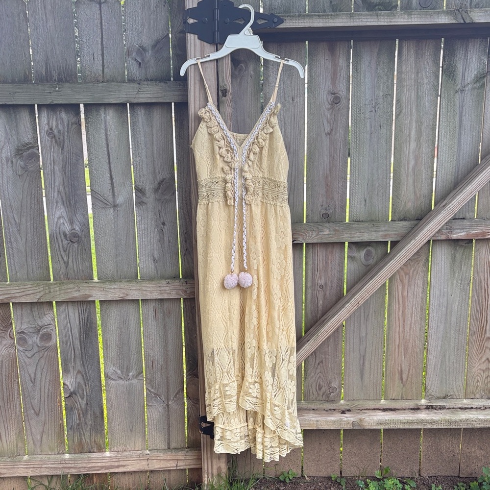 Chic Cream Lace Maxi Dress